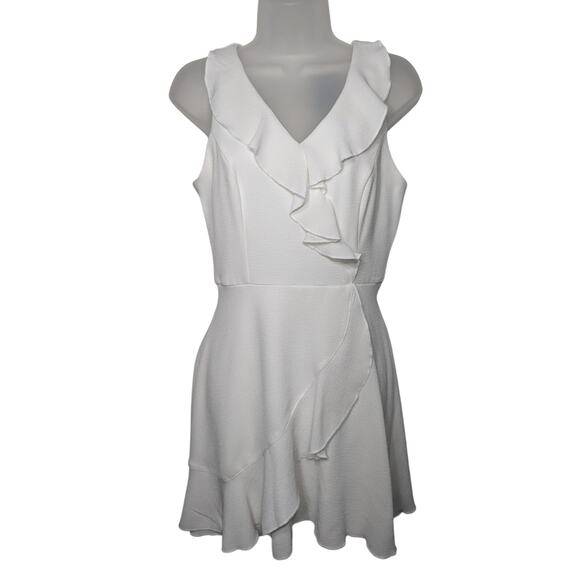 Teeze Me Dresses & Skirts - Teeze Me White Sleeveless Faux Wrap Dress Size 3/4